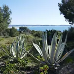 公寓 Bel Acces Direct Mer; L'almanarre, 耶尔