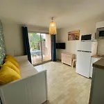 公寓 Bel Acces Direct Mer; L'almanarre, 耶尔
