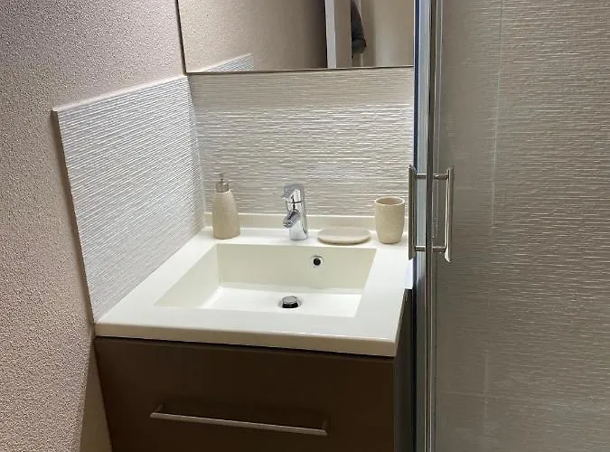 Bel Accès Direct Mer; L'almanarre, * Hyères