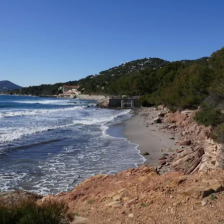 Bel Acces Direct Mer; L'almanarre, Apartment Hyeres