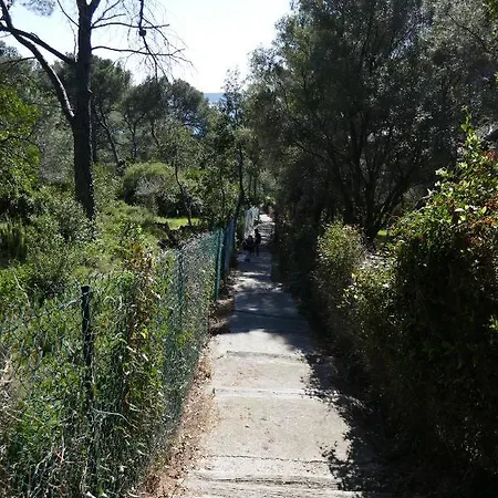 Bel Acces Direct Mer; L'almanarre, 아파트