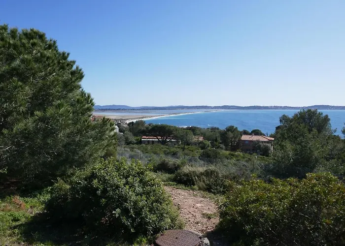 Apartment Bel Acces Direct Mer; L'almanarre,