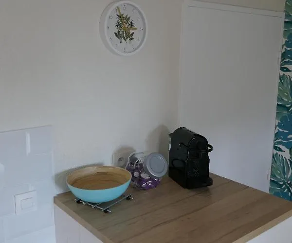 Bel Acces Direct Mer; L'almanarre, Apartment *